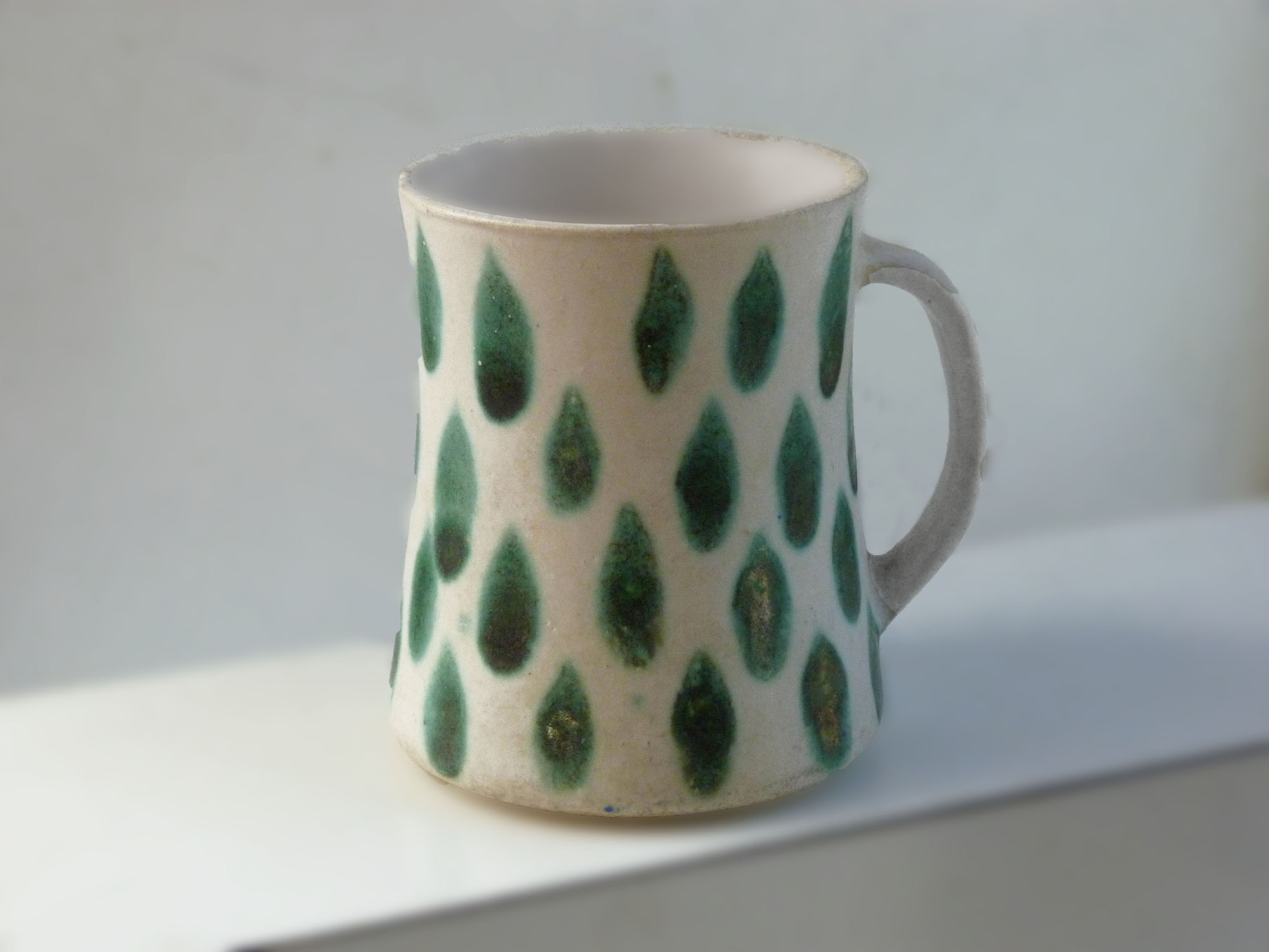 Vintage Hour Glass Mug in Green Teardrop Pattern